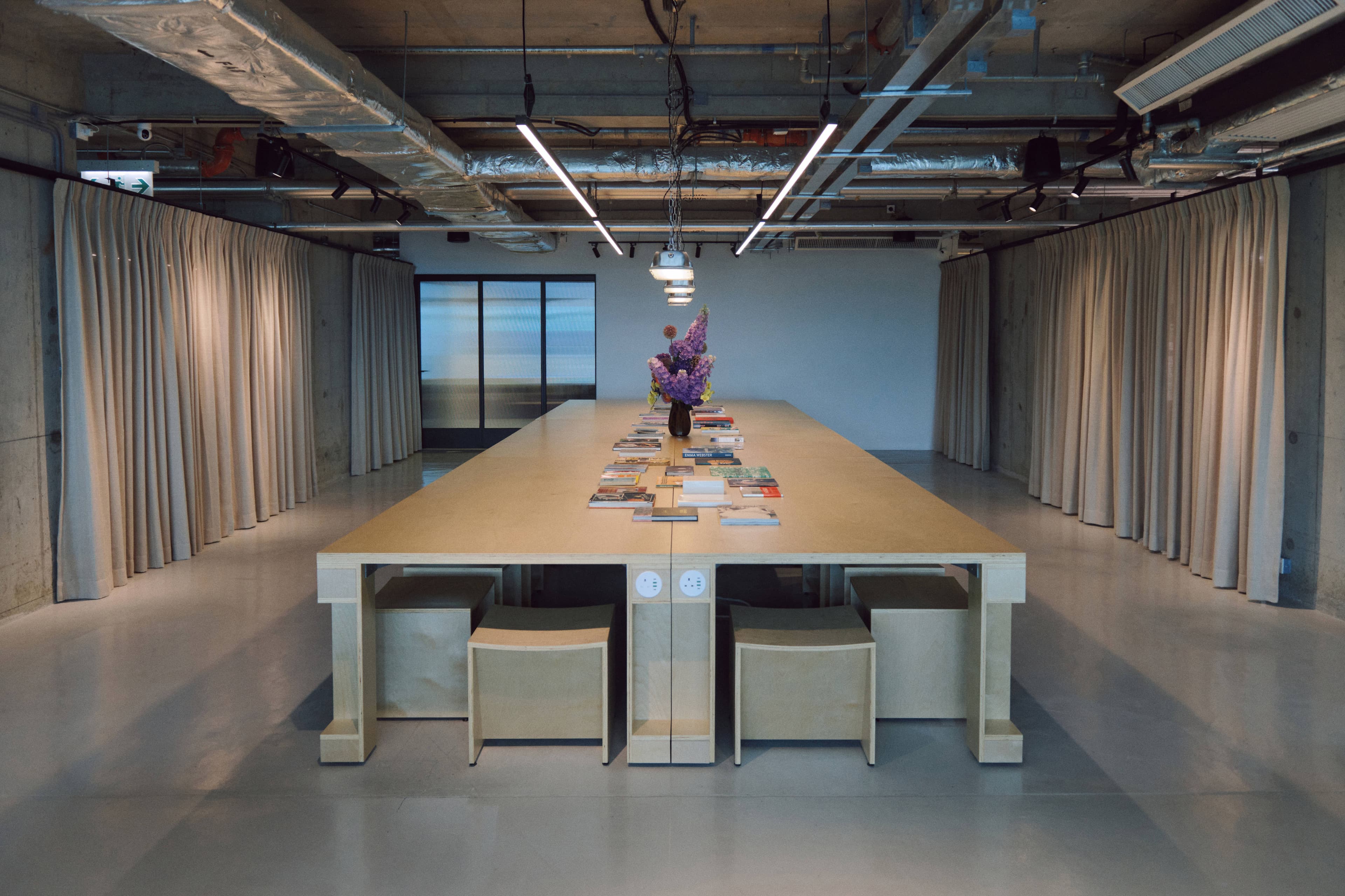 Modular event space configured as a gallery pop-up